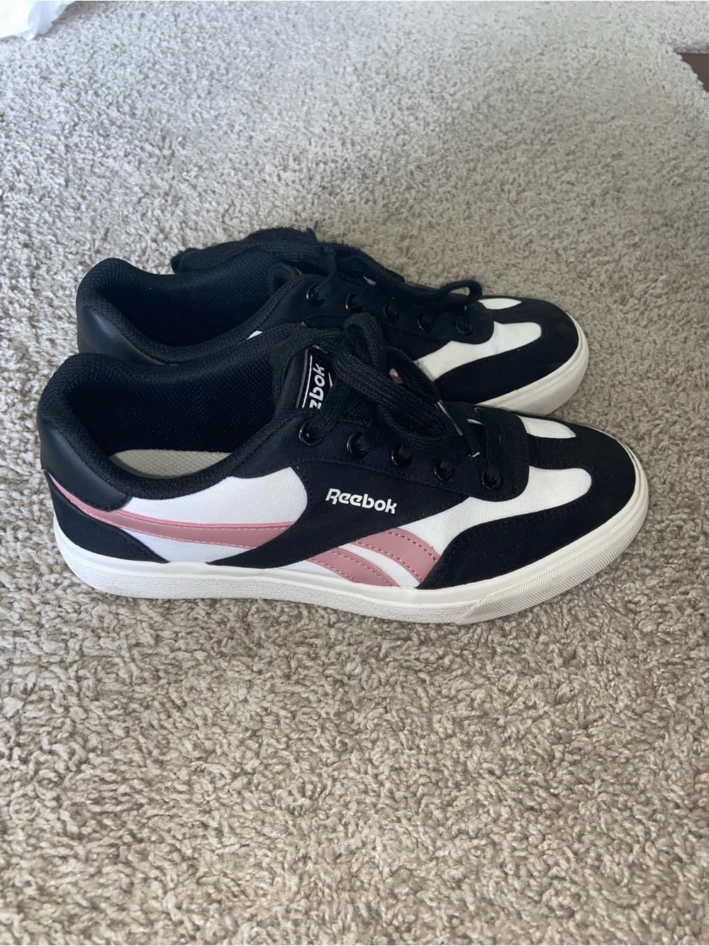 Reebok Women’s 7.5 Black, Whitey & Pink Low-Top Sneakers